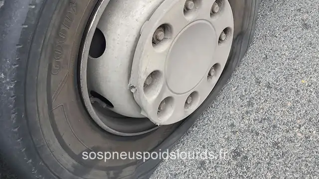 Dépannage pneus poids lourds sur la N20 de Paris à Orléans