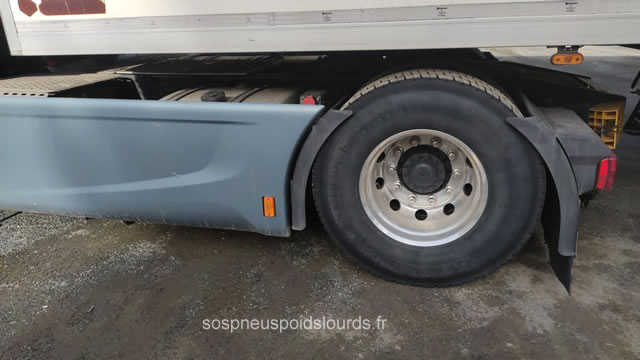 Réparation pneu poids lourd